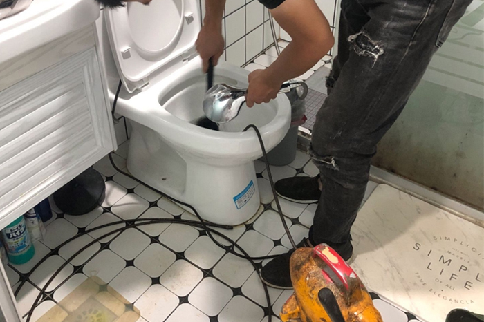 兴庆疏通下水道