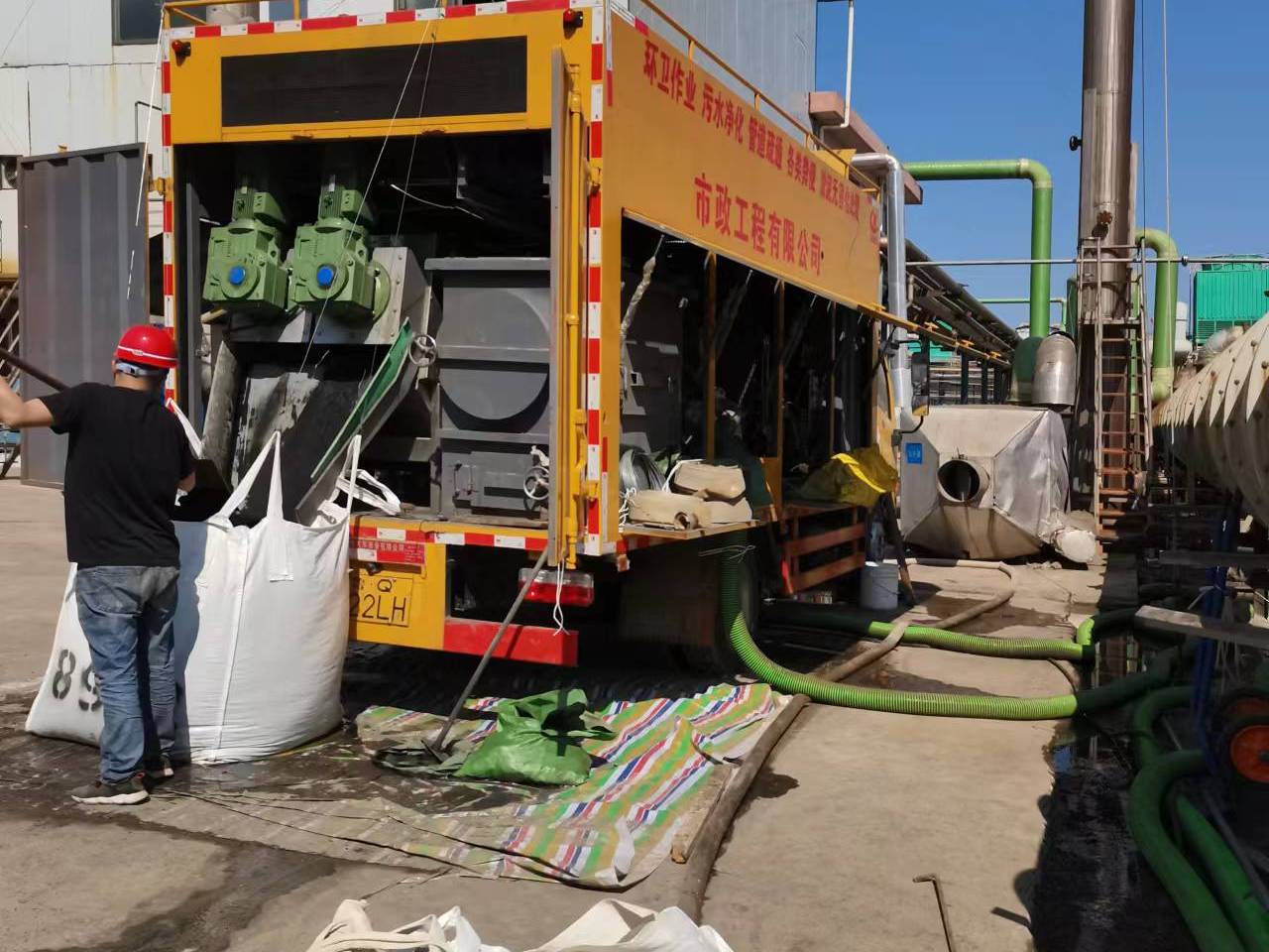 兴庆淤泥压干处理